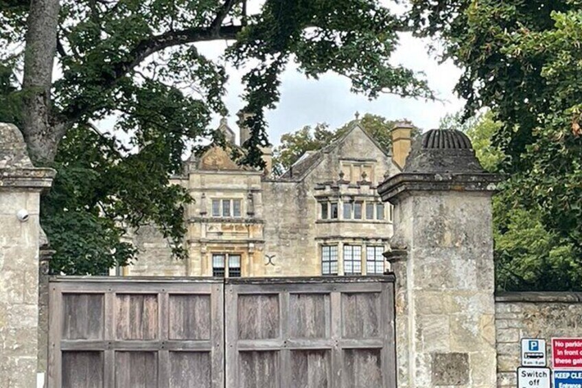 Gateway to the Cotswolds A Self Guided Audio Tour of Burford