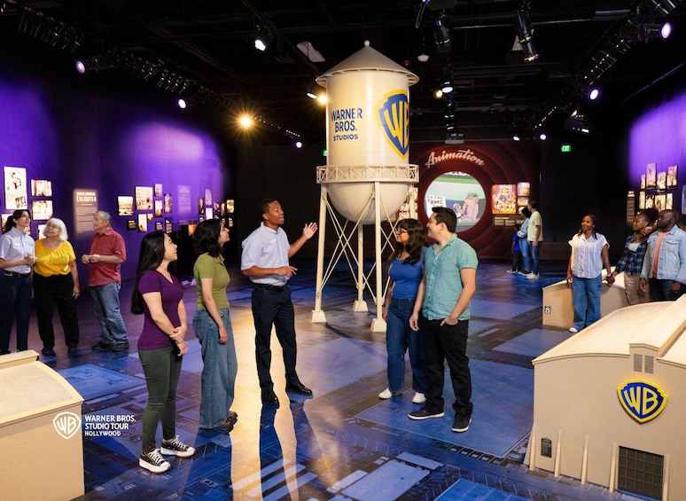 Los Angeles: Warner Bros. Studio Hollywood & Hop-On Hop-Off Package