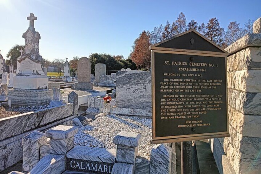 6 Cemeteries of New Orleans: Famous Graves & Fascinating History