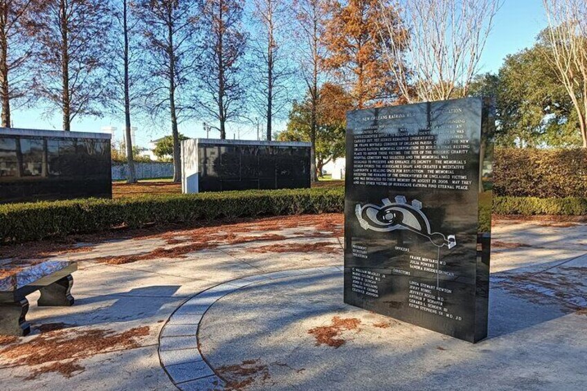 6 Cemeteries of New Orleans: Famous Graves & Fascinating History