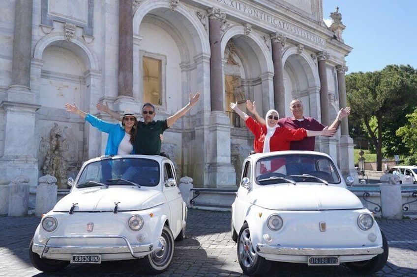 Fiat 500 Vintage Car Tour in Rome with Professional Photographer 