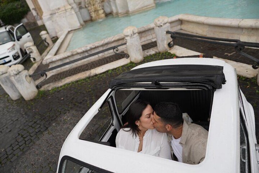 Fiat 500 Vintage Car Tour in Rome with Professional Photographer
