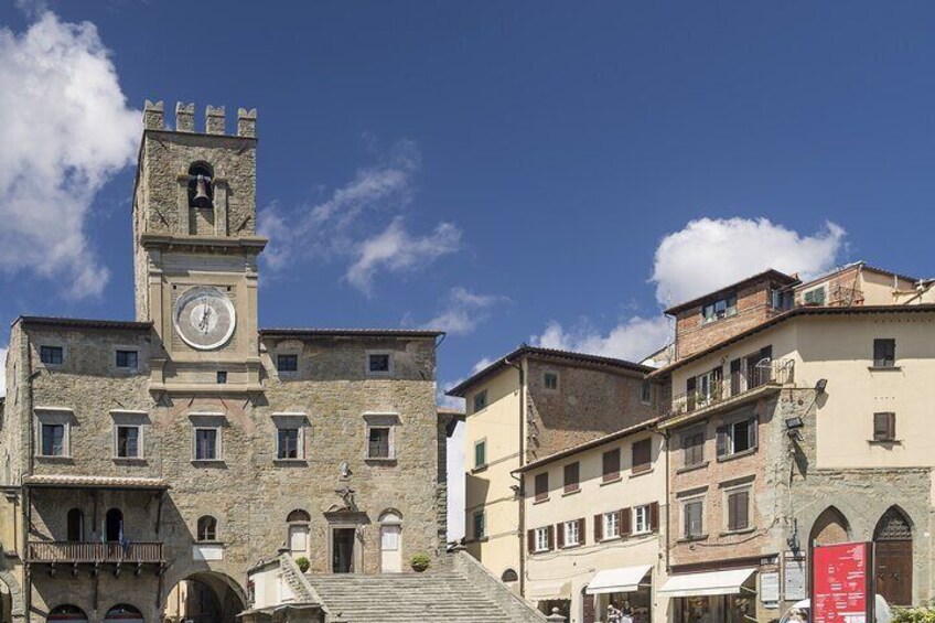 Kid Friendly Cortona Private Guided Tour for Families 