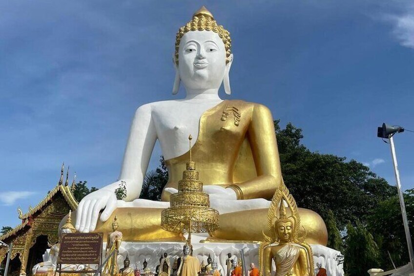 The big Buddha image at Wat Doi Kham, Chiang Mai.