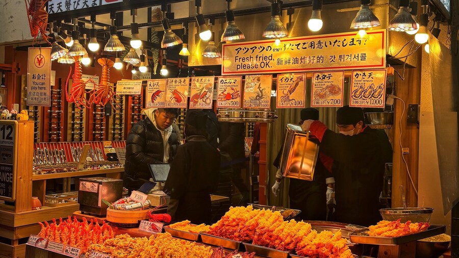 Osaka Kuromon Market and Sennichimae Shopping Street 2 hours Food Tour