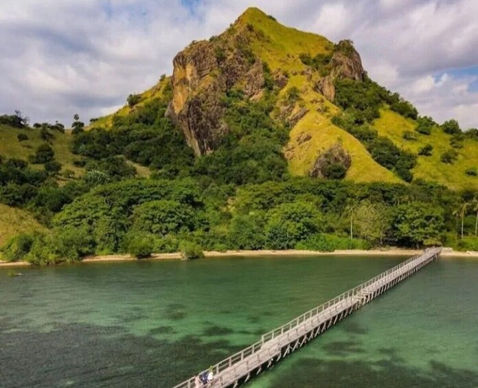 Full Day Trip Labuan Bajo By East Cruise