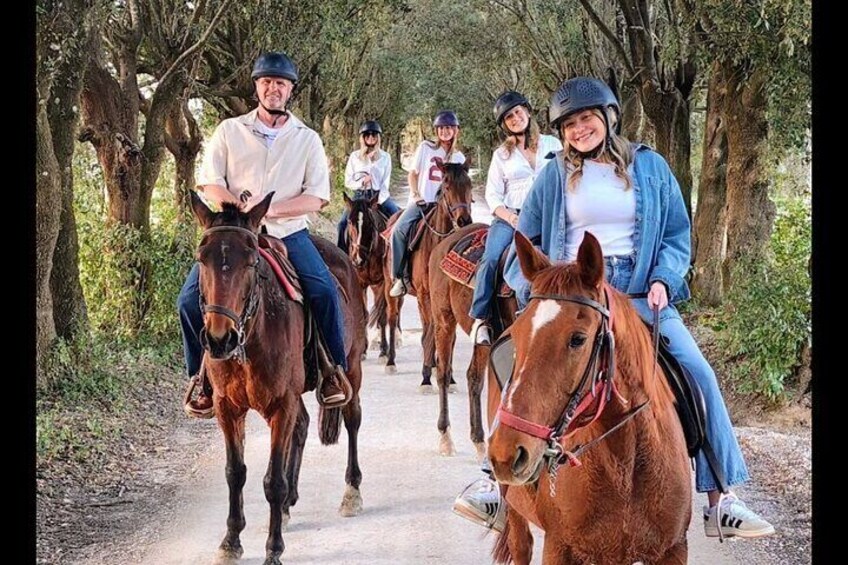 Adventure on horseback in the Tuscan countryside