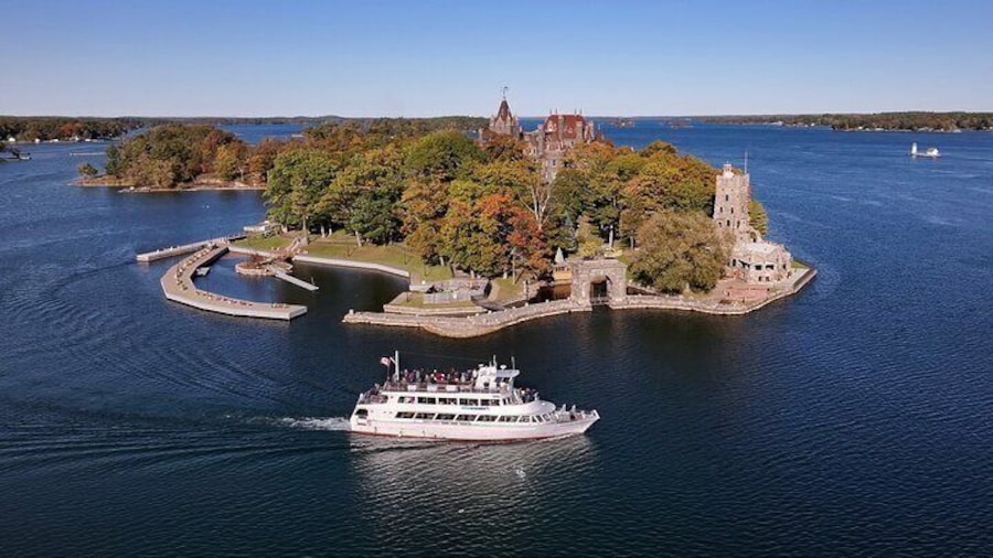 2-Hour Two Castle 1000 Islands Cruise from Ivy Lea