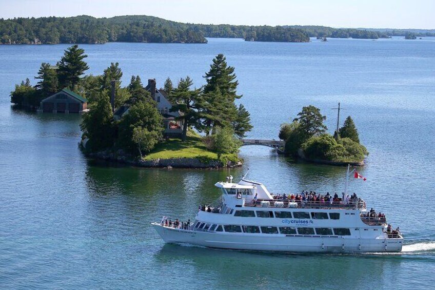 2-Hour Two Castle 1000 Islands Cruise from Ivy Lea