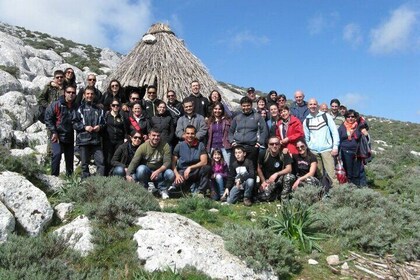 Lodè Trekking a Punta Cupeti en Montalbo