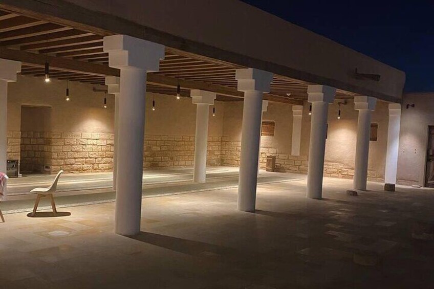 VIP Riyadh private Tour with Saudi Cuisine Meal and Hotel Pickup