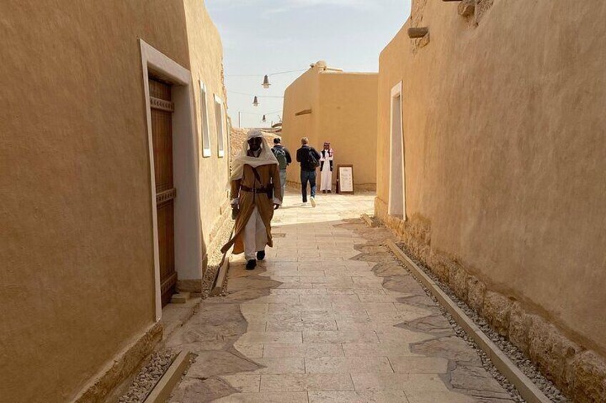 VIP Riyadh Tour with Saudi Cuisine Meal and Hotel Pickup