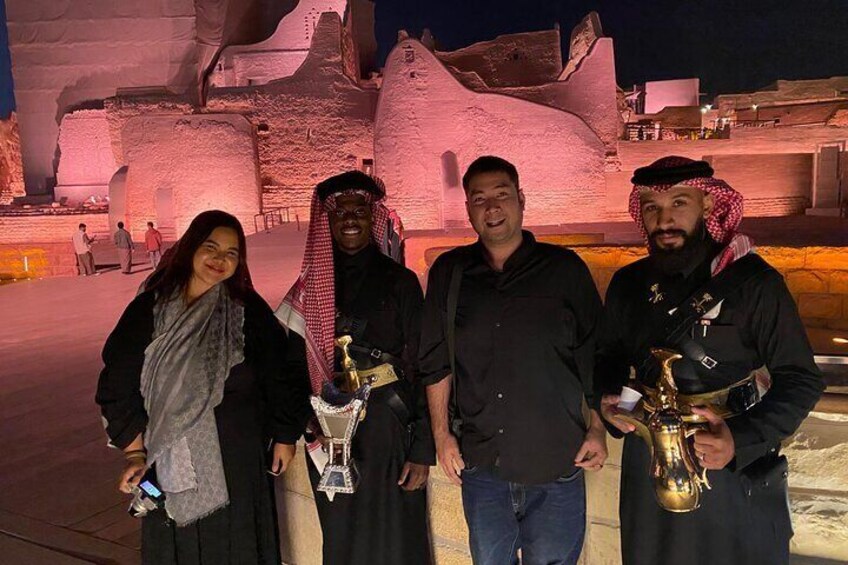 VIP Riyadh Tour with Saudi Cuisine Meal and Hotel Pickup