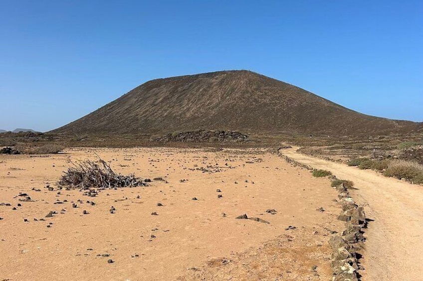 Full Day Sailing Along the Coast of Lanzarote and Isla de Lobos