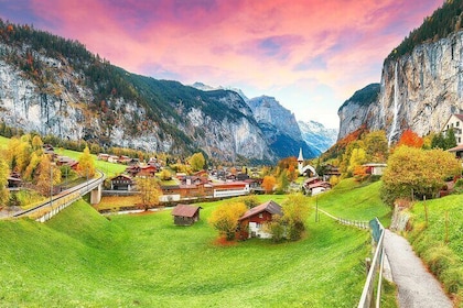 Private Day Tour to Waterfalls Valley & Aareschlucht (Aare Gorge)