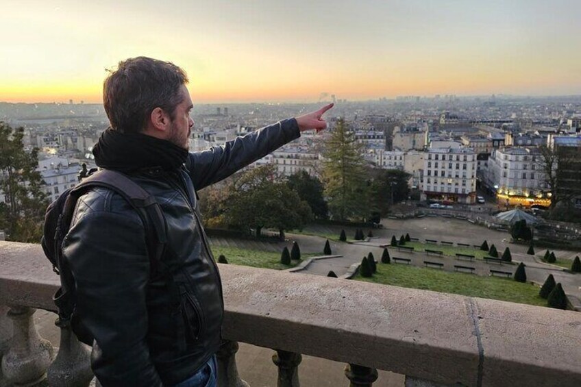 Sunrise Montmartre Tour to Paris Without Crowds