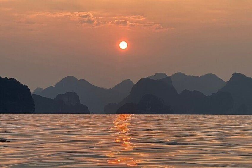 Unforgettable Moments: Private Yacht Explore Sunset Halong Bay