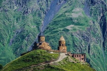 Excursión de un día completo desde Tbilisi a la Iglesia Trinidad Gergeti de...