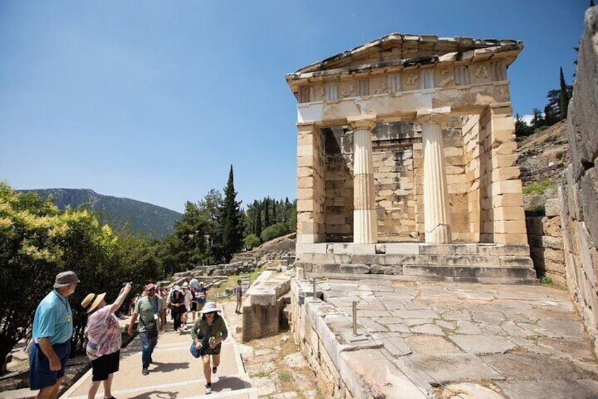 Delphi Small Group Day Tour from Athens