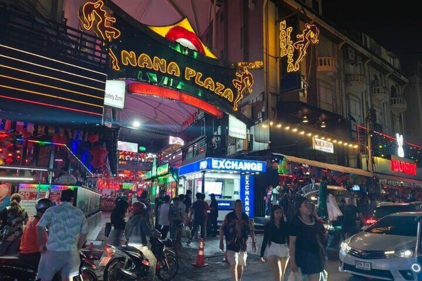 Bangkok Gentlemen Clubs Private Tour