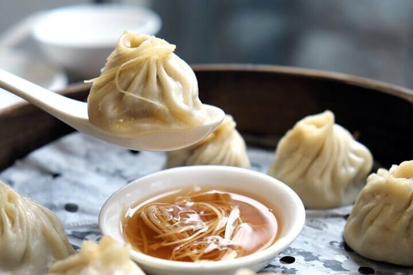 Authentic Local Food and Culture Tour in Central Shanghai