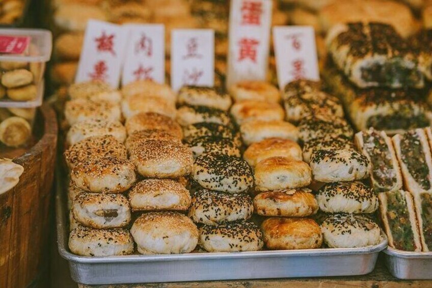Authentic Local Food and Culture Tour in Central Shanghai