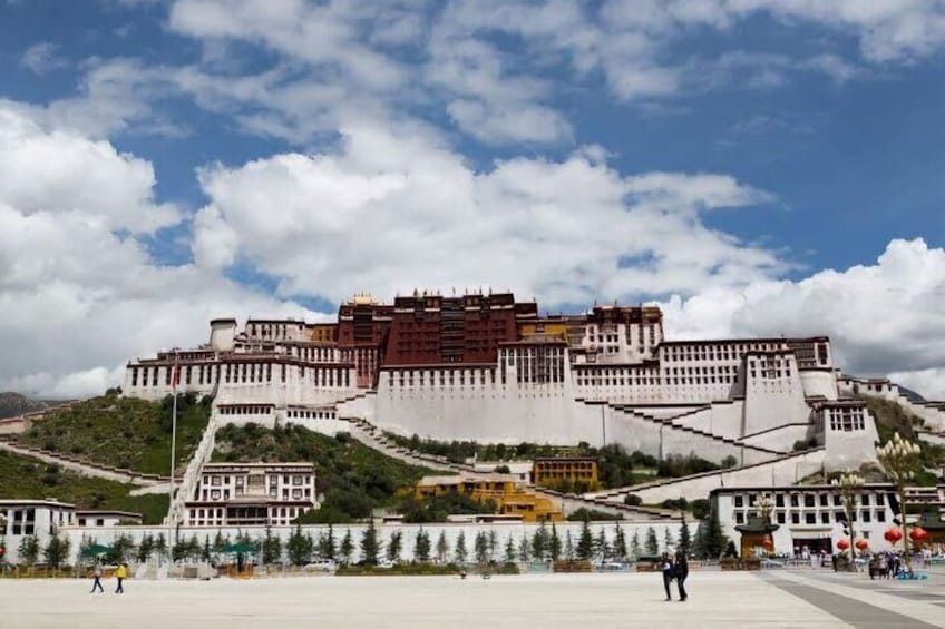 Tibetan Region to Chengdu and Lanzhou 7 Day Private Bus Tour