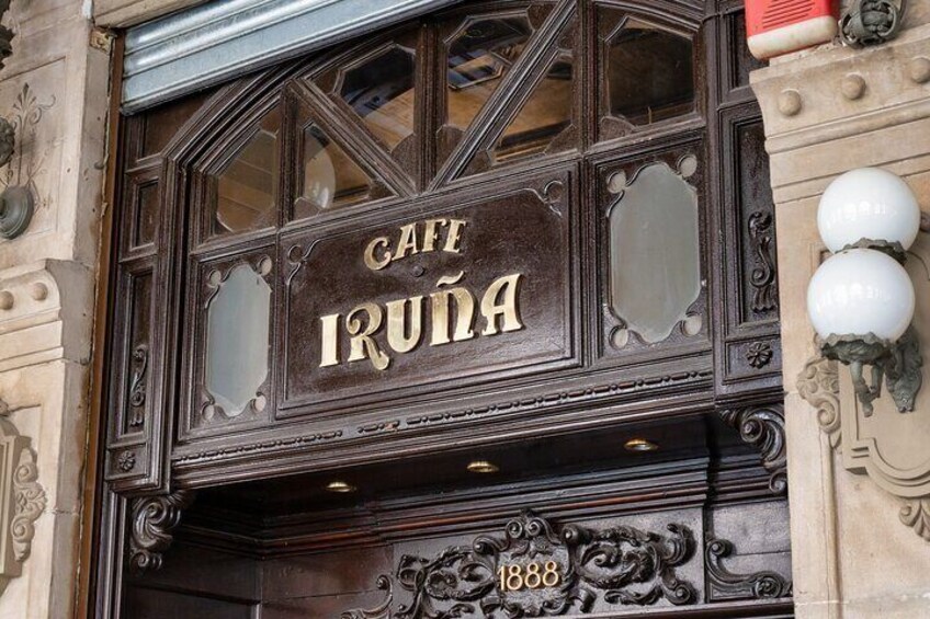 Hemingway's Pamplona Smartphone Guided Walking Tour 