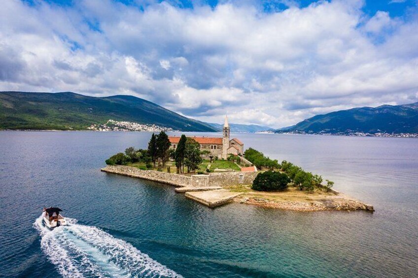 Romantic Sunset Tour in Boka Bay by Speedboat