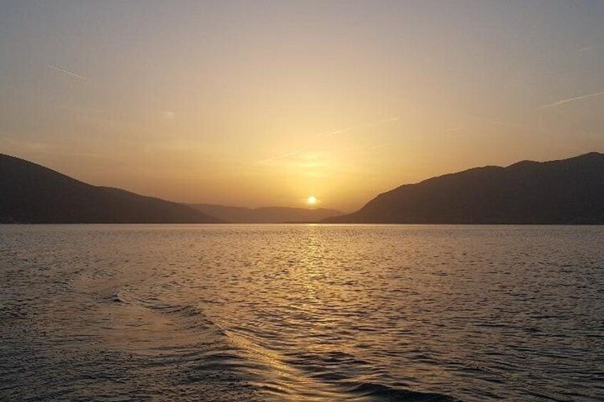 Romantic Sunset Tour in Boka Bay by Speedboat