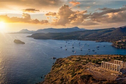 Riviera de Atenas: Crucero al atardecer al templo de Poseidón