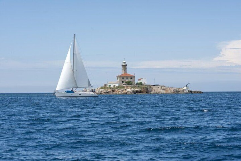 Luxury Private Speedboat Tour to Rovinj Islands and South Coves