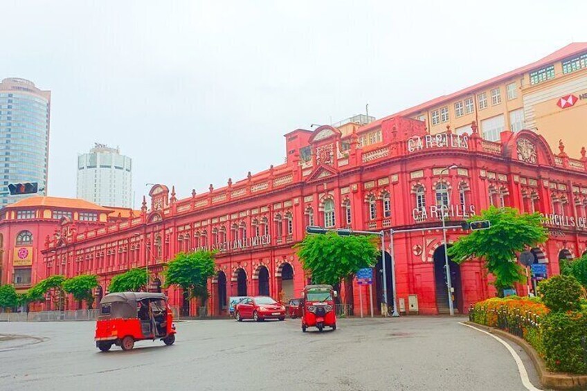 Explore Colombo City Highlights in a Private Tuk Tuk