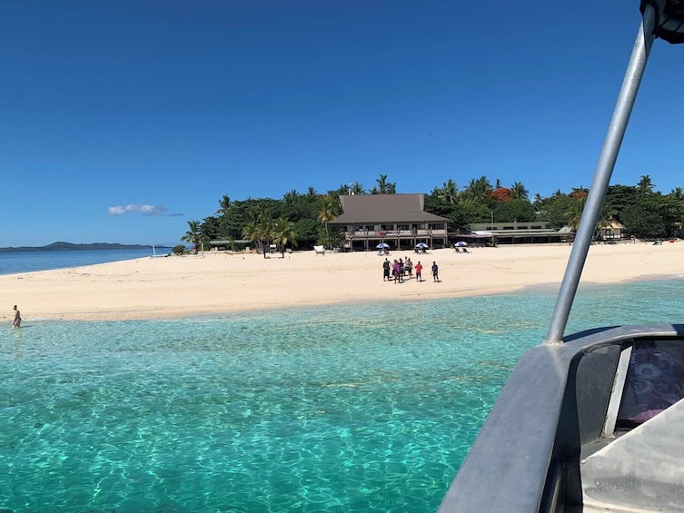 Beachcomber Bliss: Your Perfect Island Day Cruise