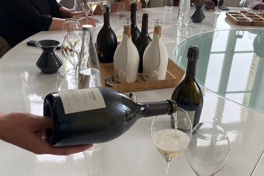 Guided VIP Champagne Dom Perignon and Ruinart with Michelin Lunch