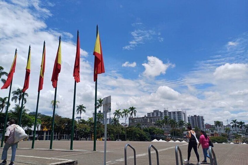 Walk through Victoria city square