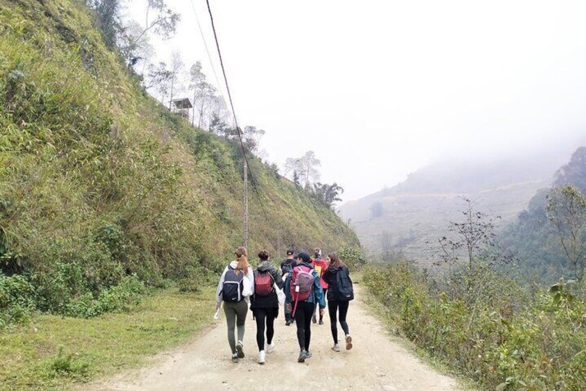 Sapa Day Trip Visit Y Linh Ho Lao Chai Ta Van Cat Cat Village