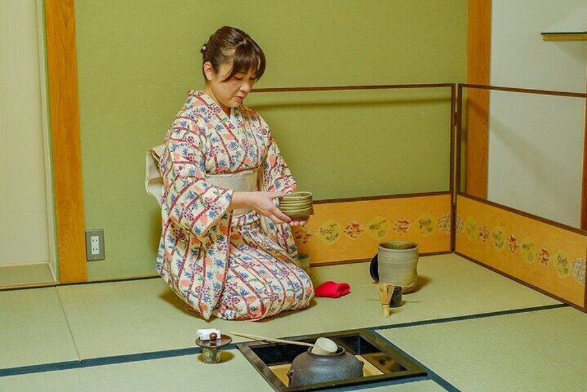 Japanese Tea Ceremony Experience in Arima Onsen 