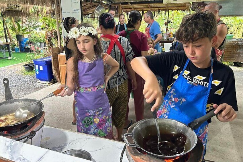 Private Thai Cuisine Class with Market Tour from Khao Lak