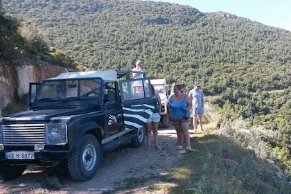 Full-Day Private Bodrum Jeep Tour with Lunch