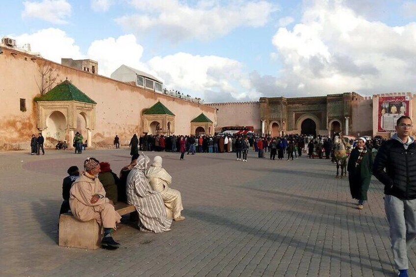 Full Day Guided Tour to Meknes Volubilis and Moulay Idriss