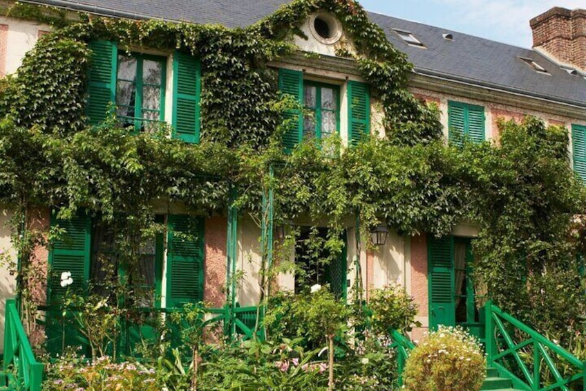 Giverny And Monets Gardens Private Tour from Paris