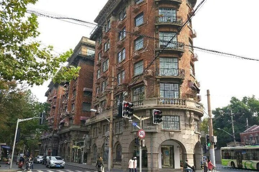 Shanghai Private Tour with Historic and Modern Landmarks