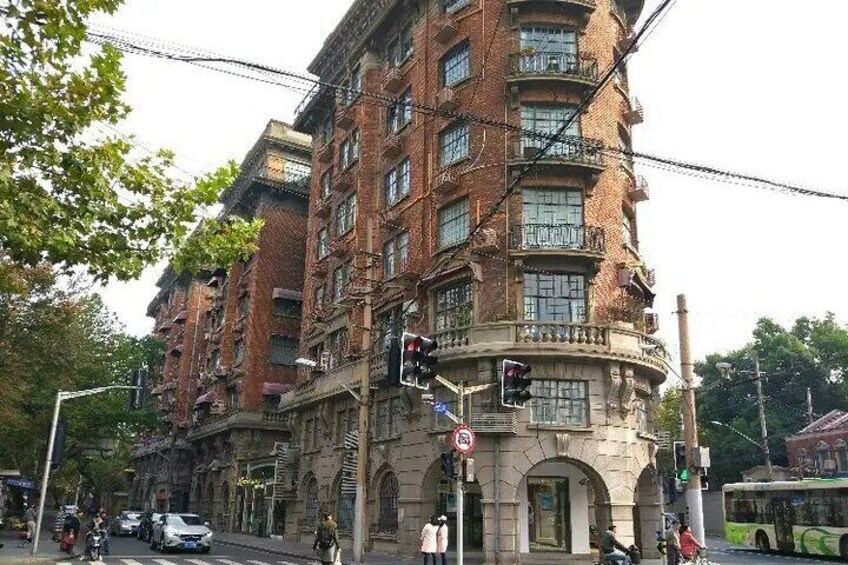 Shanghai Private Tour with Historic and Modern Landmarks