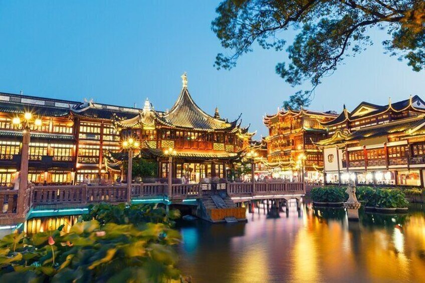 Shanghai Private Tour with Historic and Modern Landmarks