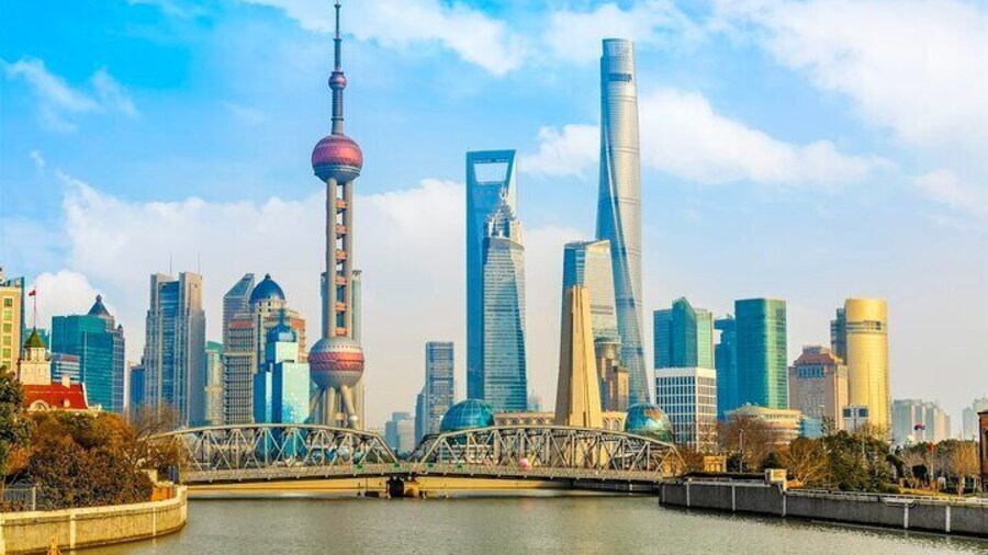 Shanghai Private Tour with Historic and Modern Landmarks