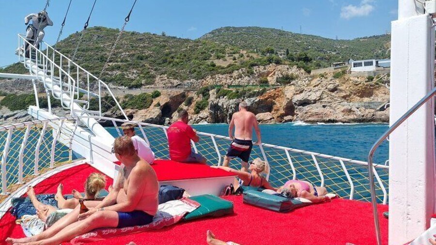 Relax Boat Tour with Lunch and Soft Drinks in Alanya