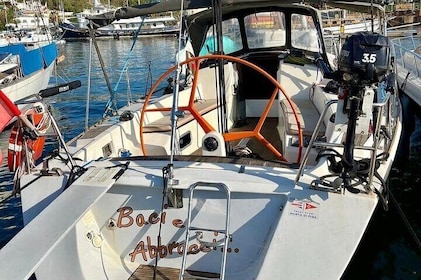 Sailing boat excursion in the Gulf of Orosei in Sardinia