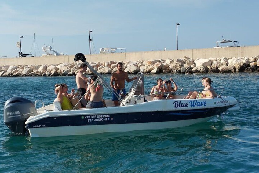 Monopoli 3h Private Boat Tour of Polignano Caves 