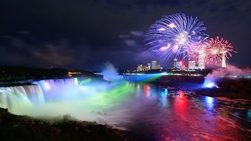 Night on Niagara Tour with Fireworks Boat Cruise